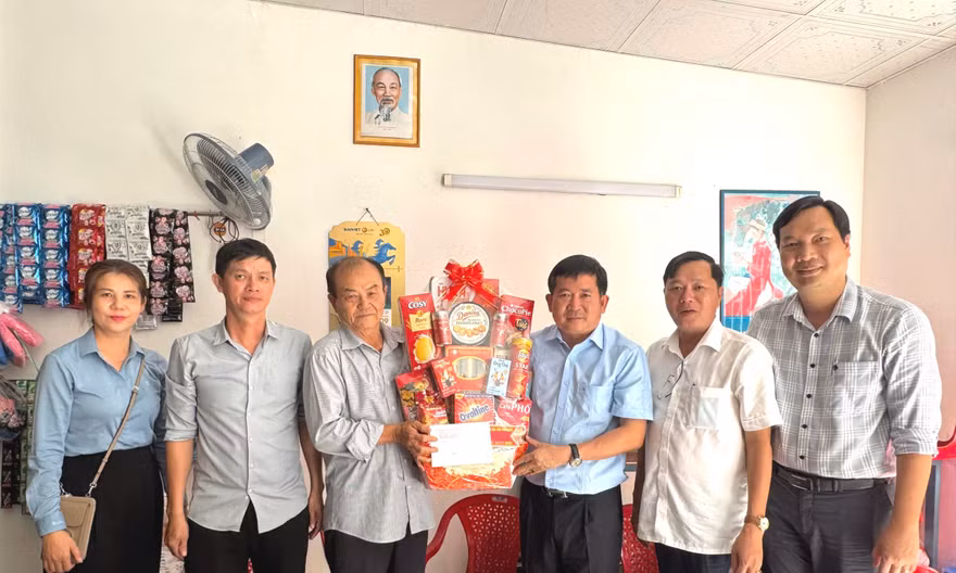 Ông Đinh Văn Nơi tri ân người có công, thăm gia đình chính sách tại Phú Quốc