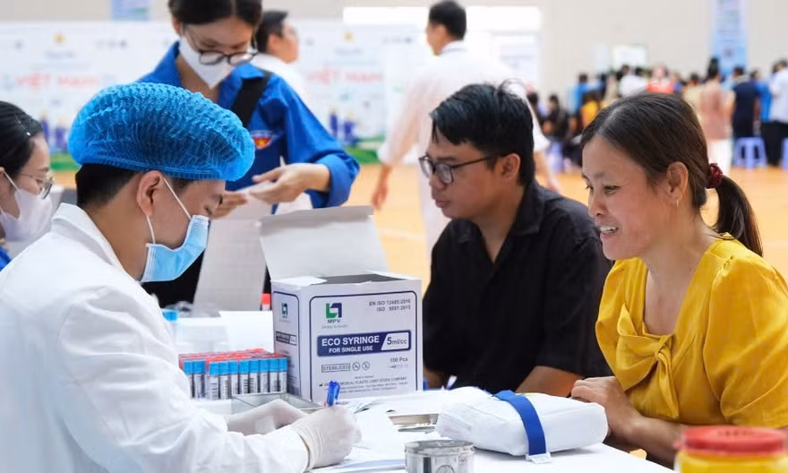 Khám sàng lọc miễn phí cho hàng nghìn công nhân 