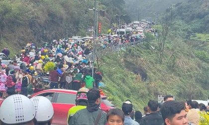'Thất thủ' đường lên Tây Bắc du xuân
