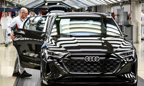 Châu Âu bỏ lệnh cấm xe ô tô chạy xăng