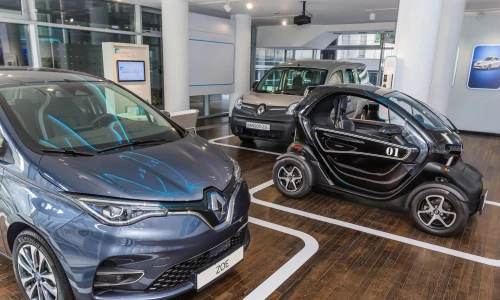 Xe điện cũ hút khách khi giá xăng dầu tăng 