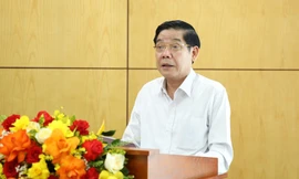 Bí thư Tỉnh ủy Bắc Ninh Nguyễn Văn Gấu phát biểu tại phiên họp.