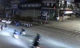 Các đối tượng điều khiển phương tiện đi với tốc độ cao, mang theo hung khí để tìm các nhóm thanh niên khác đuổi đánh.