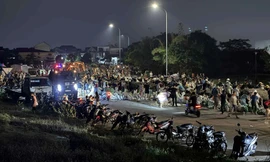 Nhiều người dân xã Tam Giang chia sẻ với PV Tiền Phong, đây là một trong trận lụt lớn nhất trong đời.