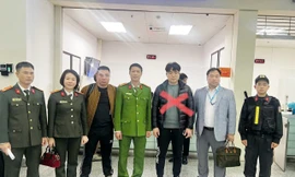 Công an tỉnh Bắc Ninh bàn giao đối tượng truy nã đỏ của Interpol.