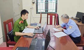 Công an làm việc với ông T.