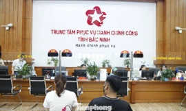 Bắc Ninh đề nghị công an ngăn chặn “cò làm giấy tờ” tại trung tâm hành chính công. Ảnh: Nguyễn Thắng