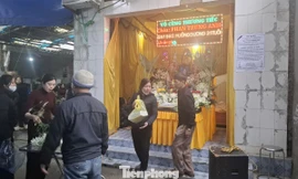 Gia đình, người thân đang chuẩn bị đám tang Phan Trung Anh. Ảnh: Nguyễn Thắng