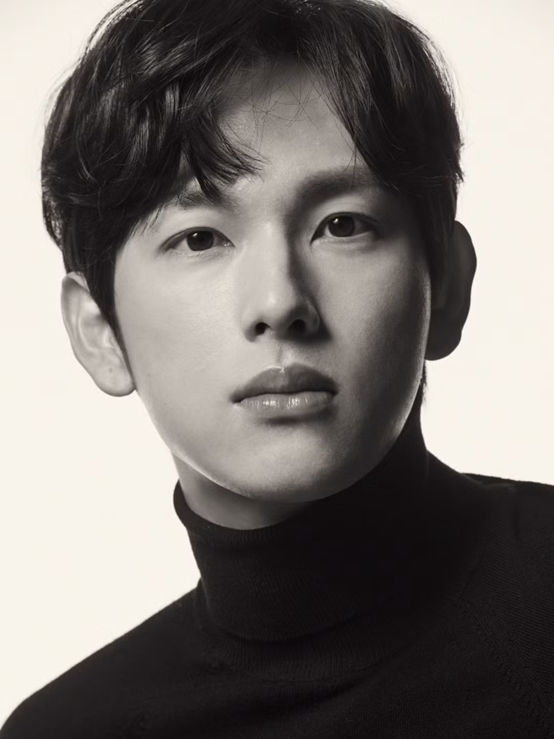yim-si-wan-1.jpg