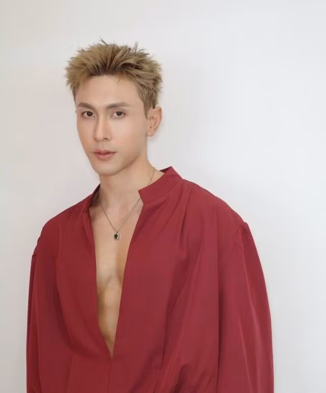 g8oyimqwga0jf-b-640x770.jpg