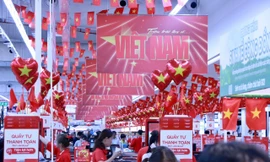 Hà Nội: Siêu thị, cửa hàng rợp cờ đỏ sao vàng dịp Quốc khánh 