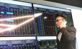 Cổ phiếu bất động sản, dầu khí nổi sóng