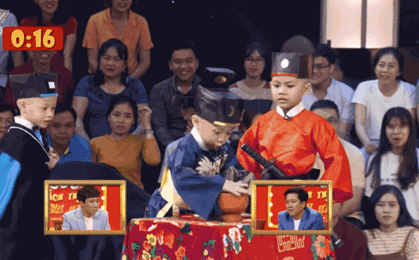 Showbiz 18/1: Nhật Kim Anh lần đầu được tự đưa con đi chơi sau 2 năm ly hôn ảnh 2