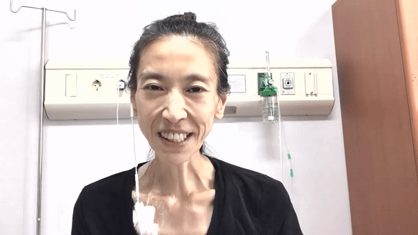 Xúc động với video tạm biệt người hâm mộ trước khi qua đời vì ung thư của YouTuber HQ ảnh 1