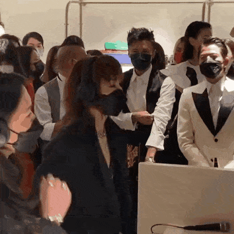 Tạ Đình Phong và Quách Phú Thành bị lu mờ trước năng lượng của Trương Mạn Ngọc. Tạ Đình Phong và Quách Phú Thành bị lu mờ trước năng lượng của Trương Mạn Ngọc.