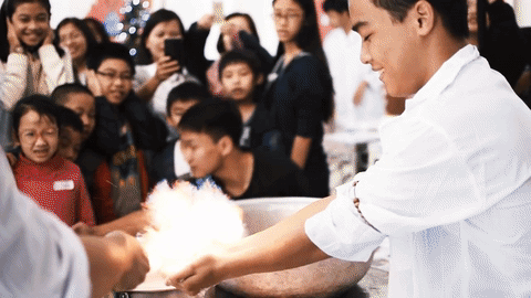 Cùng học sinh Amsterdam ‘chạm tay’ vào khoa học 