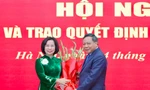 Trao quyết định về công tác cán bộ của Ban Thường vụ Thành ủy Hà Nội