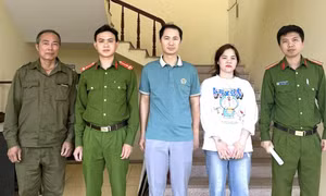 Tài khoản ngân hàng bất ngờ nhận gần 1 tỷ, người đàn ông lập tức báo công an