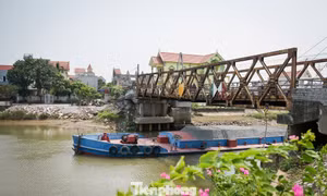 Chính quyền tìm giải pháp cho hai cây cầu ‘chờ sập’ ở Ninh Bình 