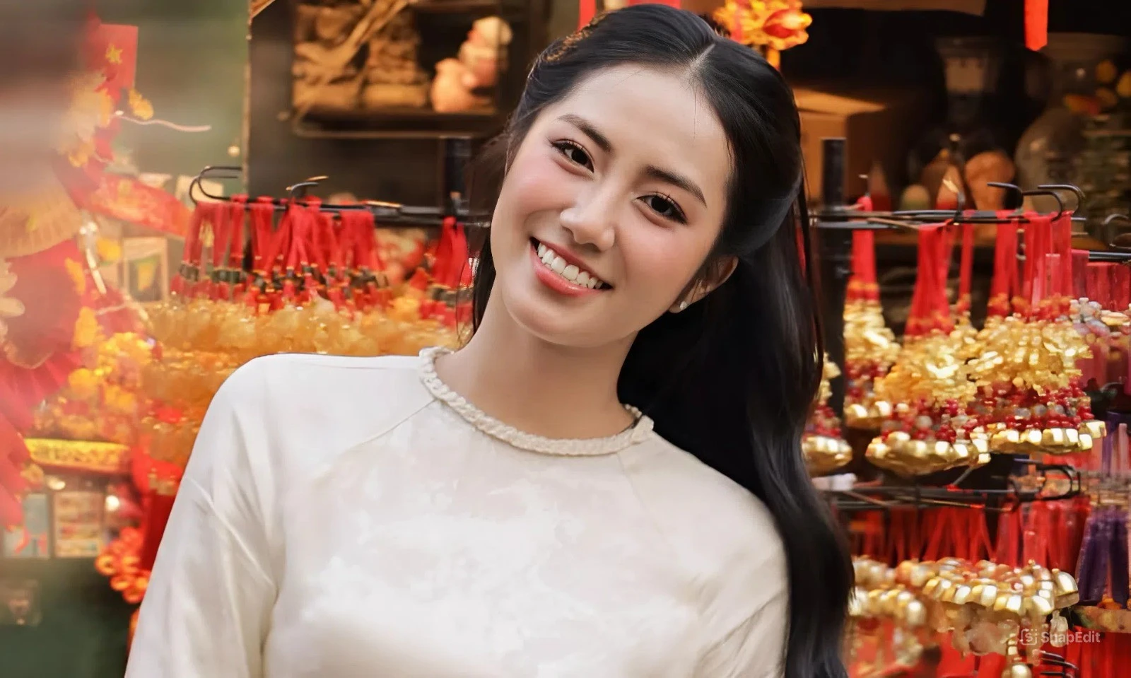 Hoa hậu Hà Trúc Linh và dàn người đẹp khoe sắc áo dài cuối năm, chia sẻ dự định tương lai