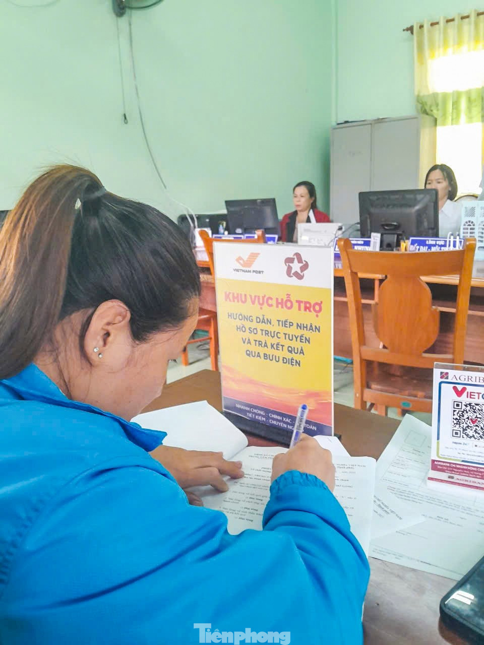Tuổi trẻ Gia Lai thường trực cùng với chính quyền địa phương hỗ trợ người dân. tp-d6.jpg