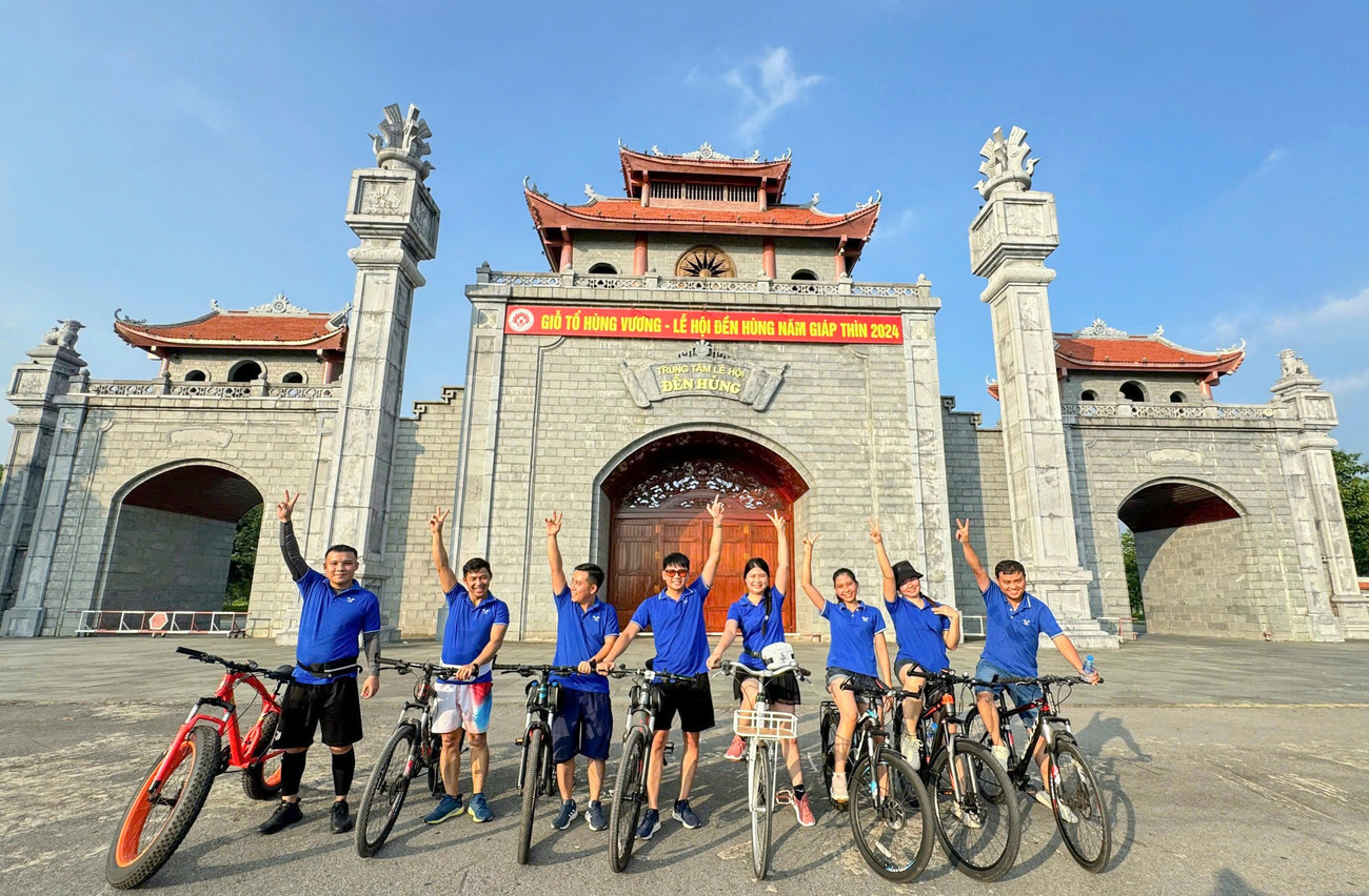Các cán bộ nhân viên tham gia giải chạy năm ngoái. chay-xe.jpg