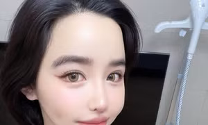 Động thái mới của Park Bom lại khiến cộng đồng mạng 'rối trí'