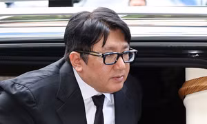 'Ông lớn' đằng sau nhóm nhạc BTS sẽ bị bắt giữ vào hôm nay?