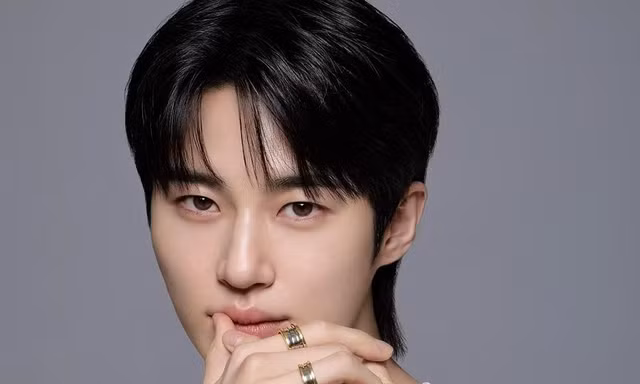 Byeon Woo Seok bị theo dõi lịch trình di chuyển