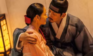 Nhãn dán 19+ cho phim mới của Son Ye Jin