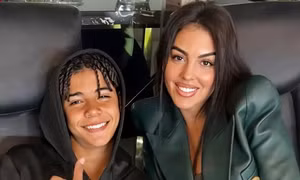 Georgina Rodríguez làm thủ tục nhận nuôi 3 con riêng của Ronaldo