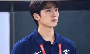 Phiên dịch viên Asiad quá đẹp trai khiến khán giả mất tập trung