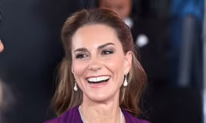 Công nương Kate rạng ngời