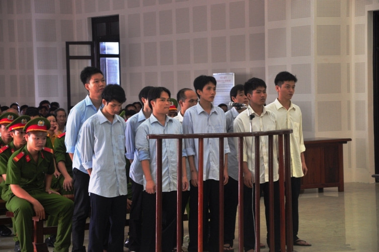 9 đối tượng trong băng Hiếu chém lĩnh án 80 năm tù. Ảnh: Nguyễn Huy