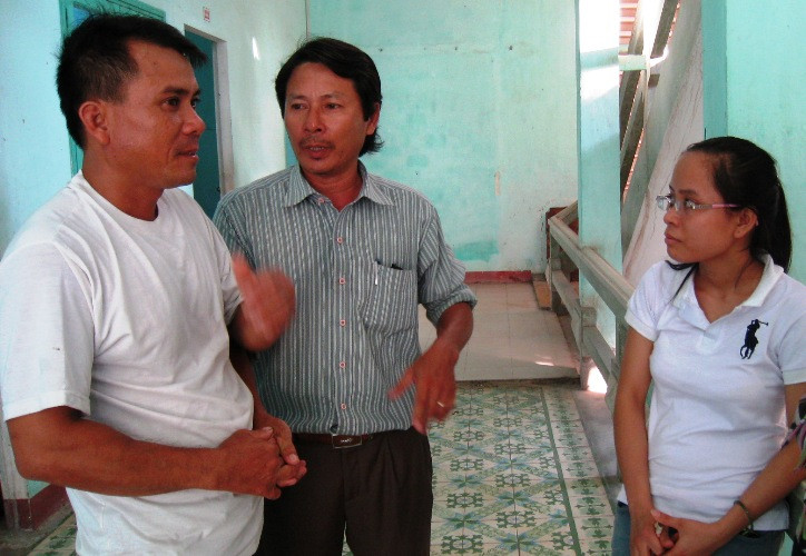 Cậu cháu anh Thông nhận được sự quan tâm, chia sẻ của KTX. Ảnh: Nguyễn Huy