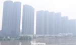 TPHCM mờ trắng trong sương, bụi mịn vượt ngưỡng nhiều lần