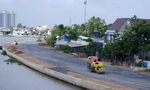 Hơn 9.000 tỷ đồng, 69 nhà thầu cải tạo kênh dài nhất TPHCM: Tiến độ 'lội bộ' giữa dòng