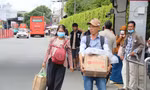 Dòng người từ các tỉnh thành nườm nượp quay lại TPHCM