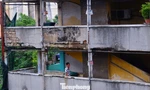 Sống bất an trong chung cư ở TPHCM: 'Nghe tiếng động mạnh là sợ trần rơi'