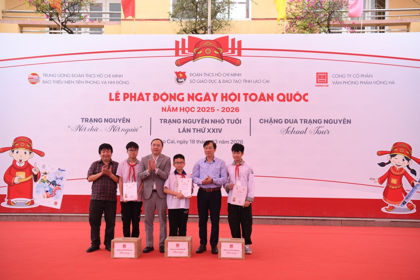 Ba Trạng Nguyên School Tour với phần thi đồng đội xuất sắc.