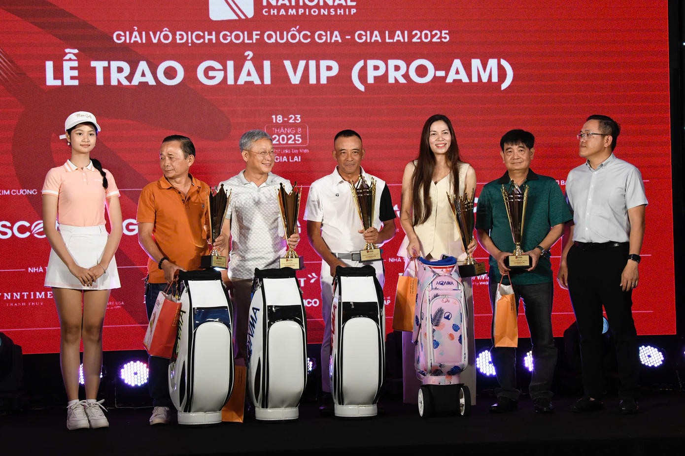 ប a12ad7fc2c6aa434fd7b.jpg