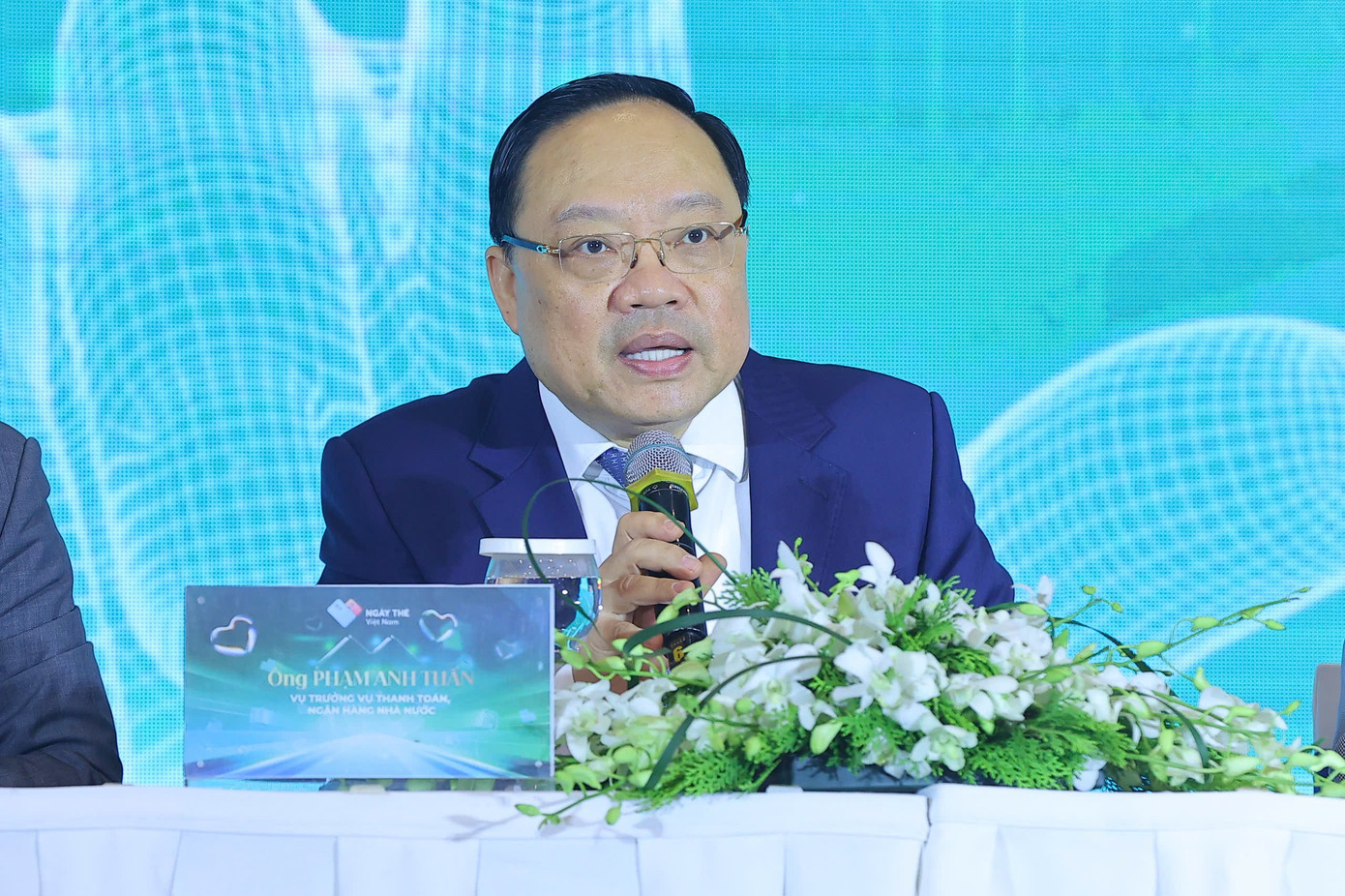 លោក Pham Anh Tuan - ប្រធាននាយកដ្ឋានទូទាត់ ធនាគាររដ្ឋវៀតណាម។ 21776b9046a3ccfd95b2.jpg