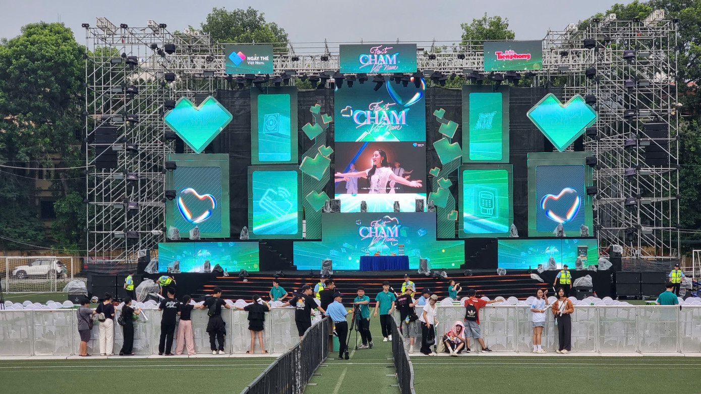 El escenario principal de 4427244774841043736.jpg