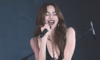 Đề xuất 'sát hạch hát live' cho ca sĩ Việt