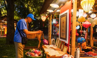 Văn Miếu - Quốc Tử Giám bừng sáng