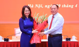 Bộ trưởng Bộ Văn hóa, Thể thao và Du lịch Lâm Thị Phương Thanh nhận nhiệm vụ