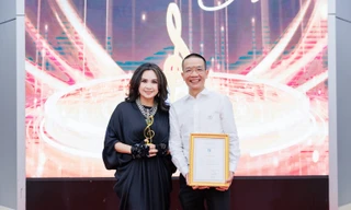 Hồng Nhung, Thanh Lam được vinh danh