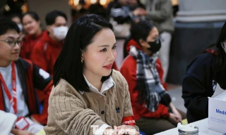 Hồng Diễm và nhiều diễn viên hiến máu ở Chủ Nhật Đỏ