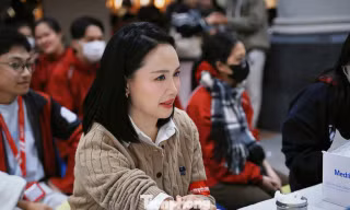 Hồng Diễm và nhiều diễn viên hiến máu ở Chủ Nhật Đỏ