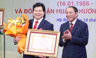 NSND Tống Toàn Thắng nhận Huân chương